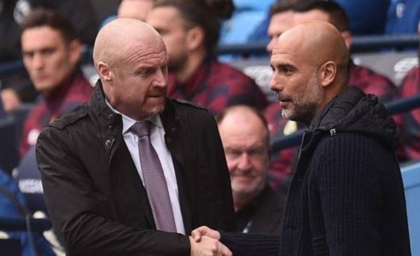Sean Dyche dùng Fergie time cảnh báo Man City