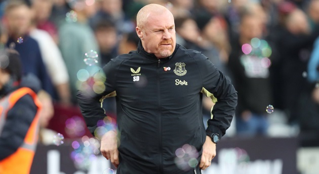 Sean Dyche phản pháo gay gắt quan điểm ở trận Chelsea, gọi tên Arsenal