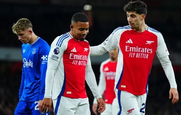 Sean Dyche tự hào về cách phòng ngự kiên cường của Everton trước Arsenal