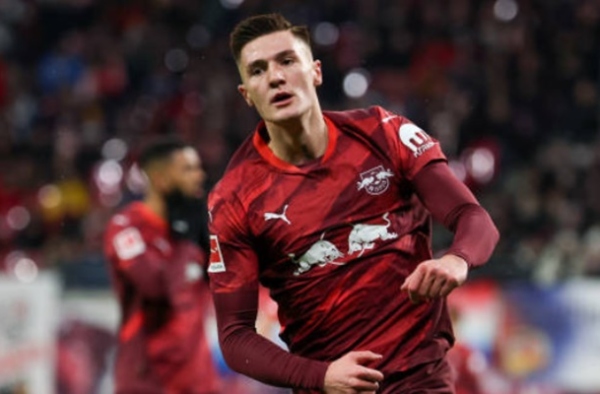 Sesko hóa Ronaldo cho Frankfurt ôm hận, thách thức luôn Bayern