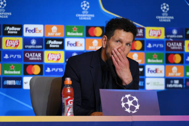 Simeone đã phong tỏa hành lang trái của Real Madrid như thế nào?