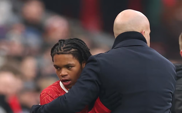 Slot ca ngợi trận ra mắt của thần đồng Liverpool
