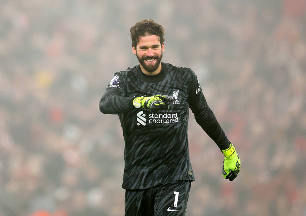 Slot giúp Liverpool thăng hoa, Alisson nhắc tên Klopp