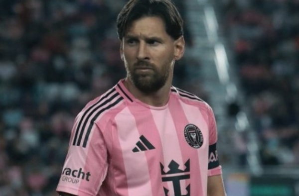 SỐC! Messi nổi điên với HLV của New York City FC