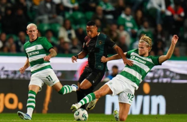 Sporting vs Estrela (03h15, 2/11): 3 bàn; Món quà của Amorim