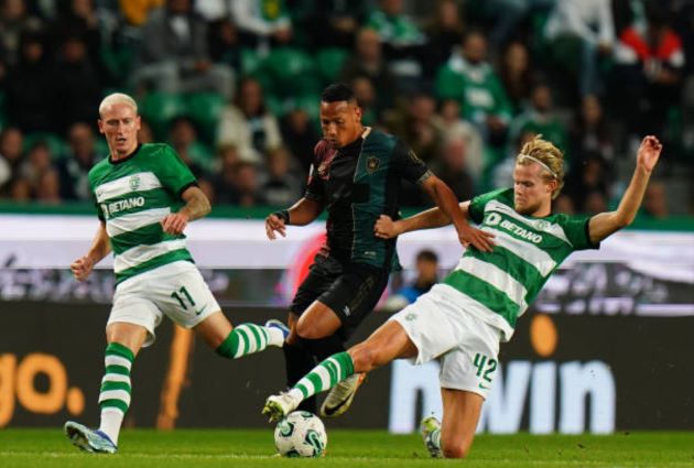 Sporting vs Estrela (03h15, 2/11): 3 bàn; Món quà của Amorim