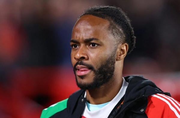 "Sterling có lẽ đang tự hỏi liệu mình còn được ra sân cho Arsenal nữa hay không"