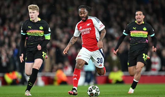 Sterling tự cứu lấy chính mình sau trận thắng của Arsenal