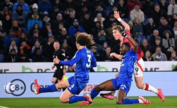 Sự kết thúc của cơn ác mộng: Hoylund đã nói gì sau khi bắn Leicester?