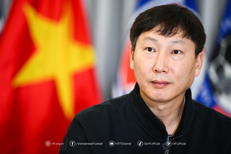 Từ phát biểu của HLV Kim Sang-sik, thấy điểm đen của bóng đá Việt Nam