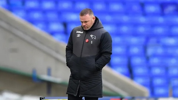 Tại sao mọi chuyện trở nên tồi tệ với Wayne Rooney tại Plymouth?