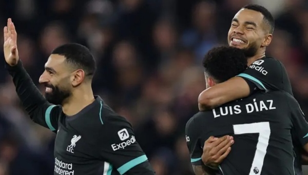 Tam tấu Salah - Diaz - Gakpo giúp Liverpool thống trị Premier League