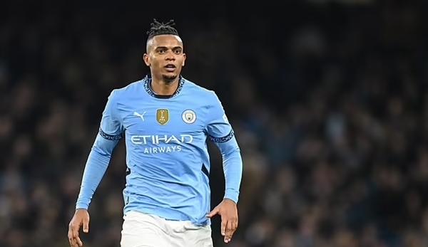 Tân binh Man City 'tái mét' tại Premier League, Akanji liền lên tiếng