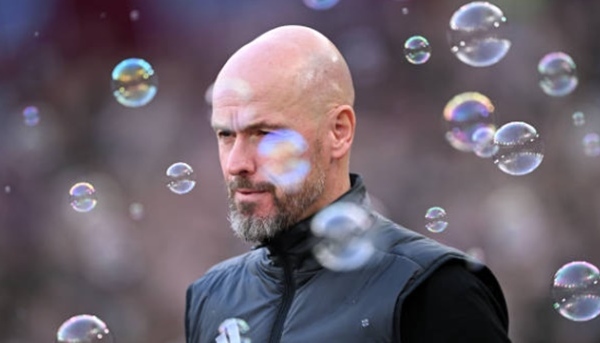 Ten Hag suy sụp khi bị M.U sa thải