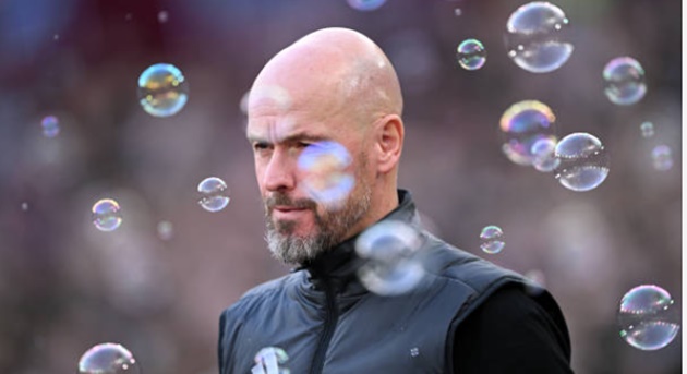 Ten Hag suy sụp khi bị M.U sa thải