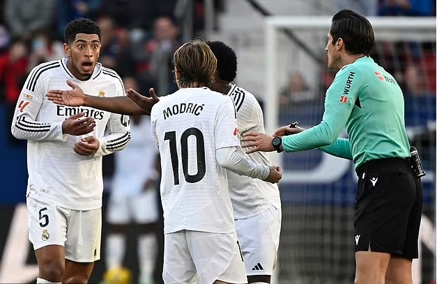 Thái độ trái ngược của Real Madrid và Man City về vấn đề trọng tài