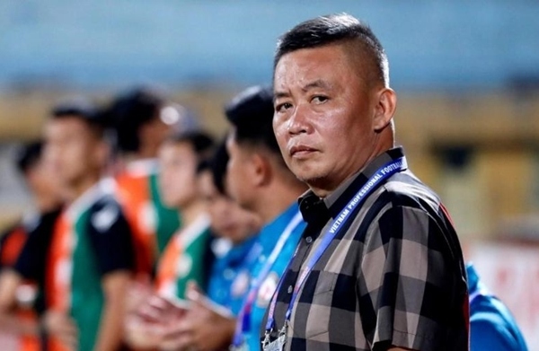 Thêm 1 huấn luyện viên V-League thẳng thừng chỉ trích trọng tài