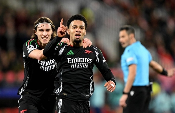 Thần đồng Arsenal khiến giới chuyên môn ngả mũ