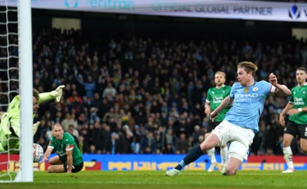 Thắng 3-1, Pep nhận xét thẳng thắn về De Bruyne