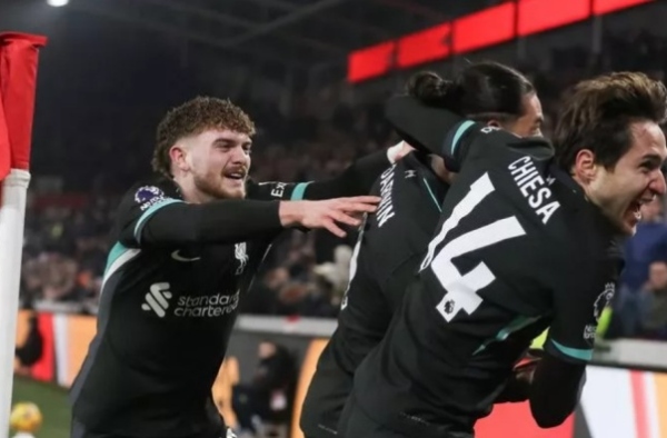 Thắng Brentford, Liverpool chứng minh điểm vượt trội so với Arsenal