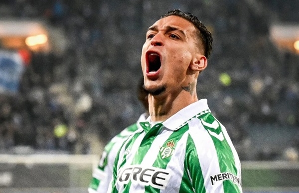 Thăng hoa ở Betis, Antony có còn cơ hội trở lại MU?
