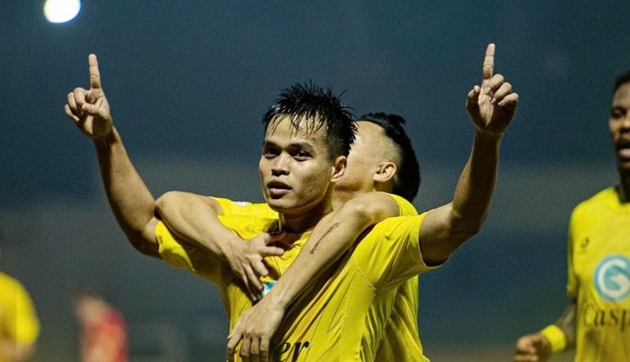 Thanh Hóa "sa lầy" trước Hà Tĩnh, tạm chiếm ngôi đầu
