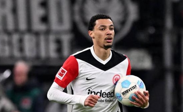 Thay Jota, Ekitike sẽ là bản hợp đồng lý tưởng cho Liverpool