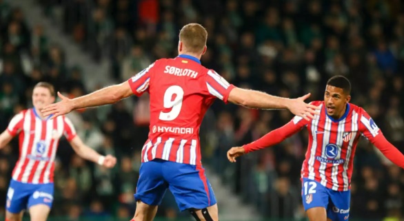 Thay Sorloth ra sớm, Simeone lên tiếng giải thích