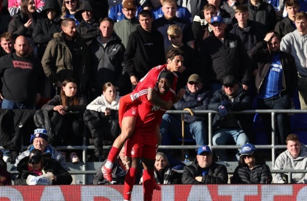Thị trấn Ipswich 2-4 Nottingham Rừng: Tấn công vụ nổ; Bàn tay phù thủy của Nuno Santo