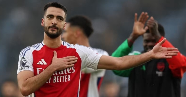 Thử nghiệm Merino bất thành, Arsenal tìm thấy số 9 mới tiềm năng giá 0 đồng?