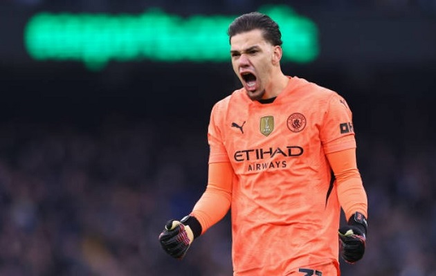 Thủ thành Ederson lập kỷ lục kiến tạo ở Premier League