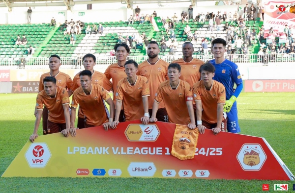 Thua 0-3 Hà Nội, HLV HAGL lý giải về lối chơi máu lửa