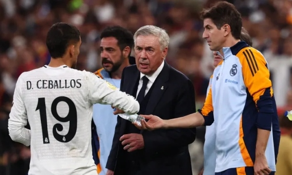 Thua đậm Barcelona 2-5, CĐV Real Madrid kêu gọi sa thải Carlo Ancelotti