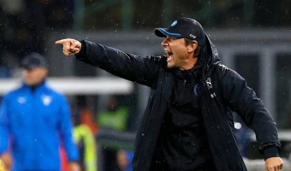 Thua Lazio, Napoli của Conte không thể chiếm ngôi đầu bảng