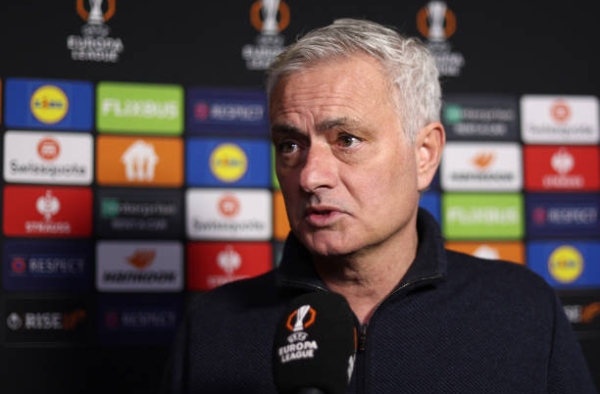 Thua sốc, Mourinho mỉa mai đối thủ: "Họ có đến 20 ca chấn thương"