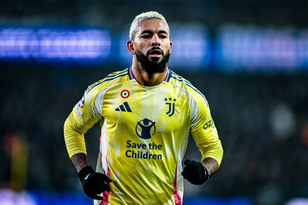 Thương vụ Douglas Luiz là tin xấu cho "báu vật" của Chelsea