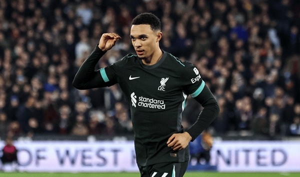Thương vụ Trent Alexander-Arnold: Real Madrid tăng áp lực, Liverpool có nhượng bộ?