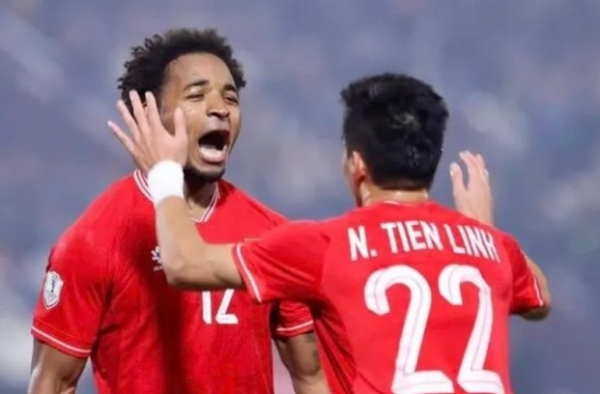 Tiến Linh gửi thông điệp ý nghĩa đến Xuân Son
