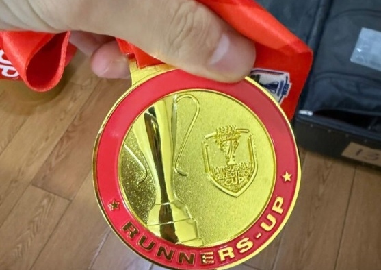 Tiến Linh làm gì với tấm huy chương AFF Cup 2024 lỗi?