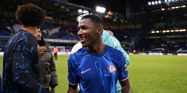 Tiền vệ Chelsea thuyết phục giới chuyên môn