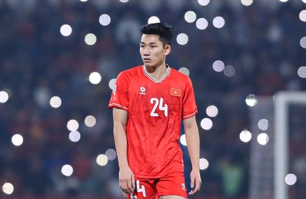 Tiền vệ Hai Long có hành động ý nghĩa sau khi vô địch ASEAN Cup 2024