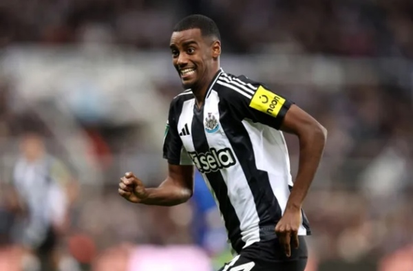 Tin vui cho Arsenal, Newcastle nguy cơ thiếu vắng Isak và Gordon
