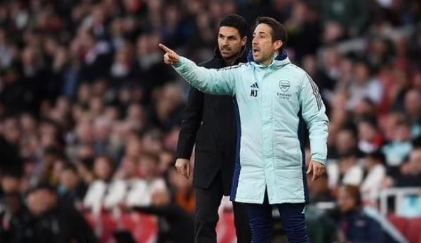 Tình huống cố định đang làm hại Arsenal?