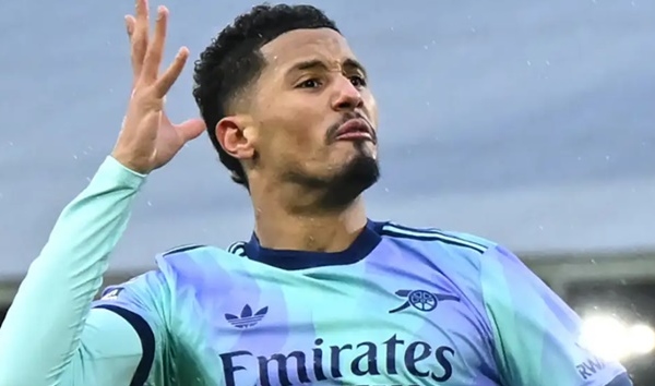 Tình huống này giúp Arsenal dễ dàng mất Saliba
