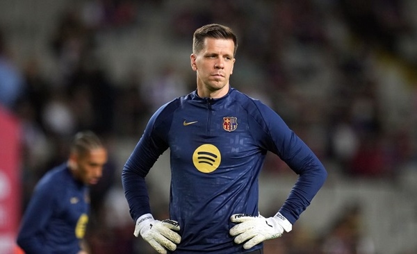 Tỏa sáng ở Barca, Szczesny ra quyết định bất ngờ