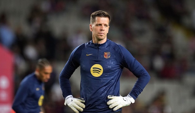 Tỏa sáng ở Barca, Szczesny ra quyết định bất ngờ