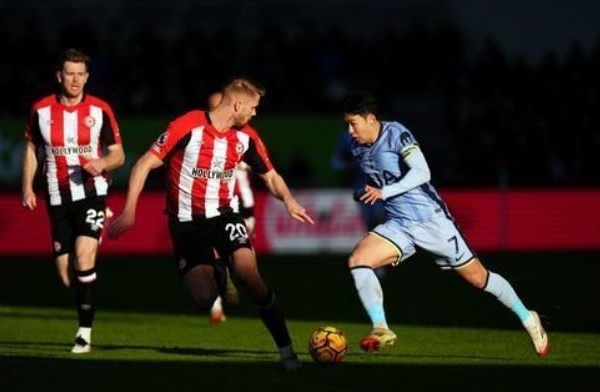 Tottenham chấm dứt chuỗi trận thua, áp sát Man United