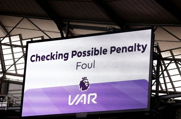 Tottenham - Liverpool: VAR lần đầu tiên công bố quyết định qua loa sân