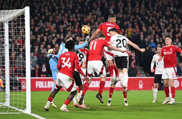 Trận hòa giữa Nottingham và Liverpool ảnh hưởng ra sao đến cục diện Ngoại hạng Anh?