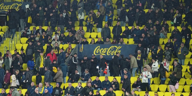 Trận Villarreal - Espanyol bị hoãn do lũ lụt